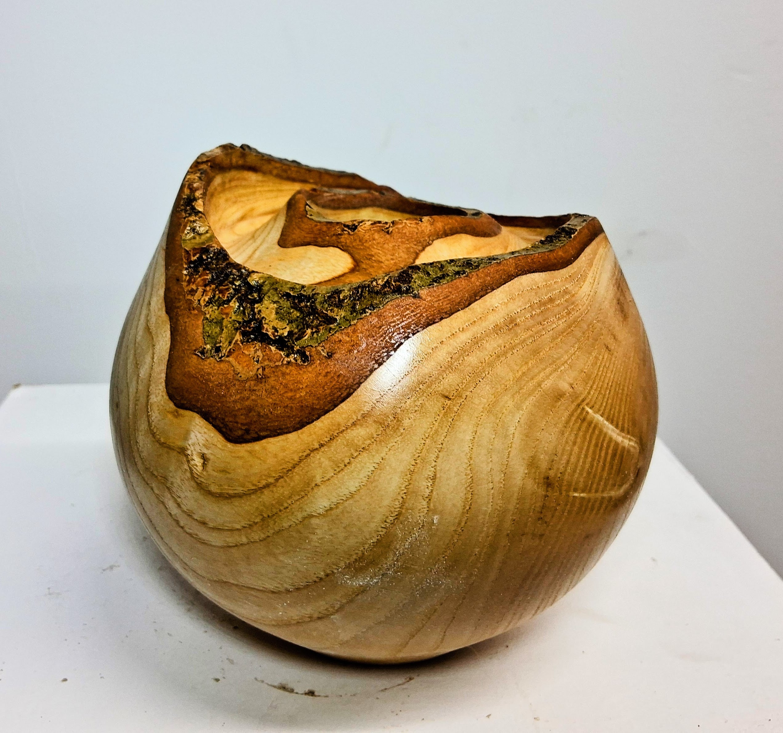 Olive Ash Hollow Form Pot