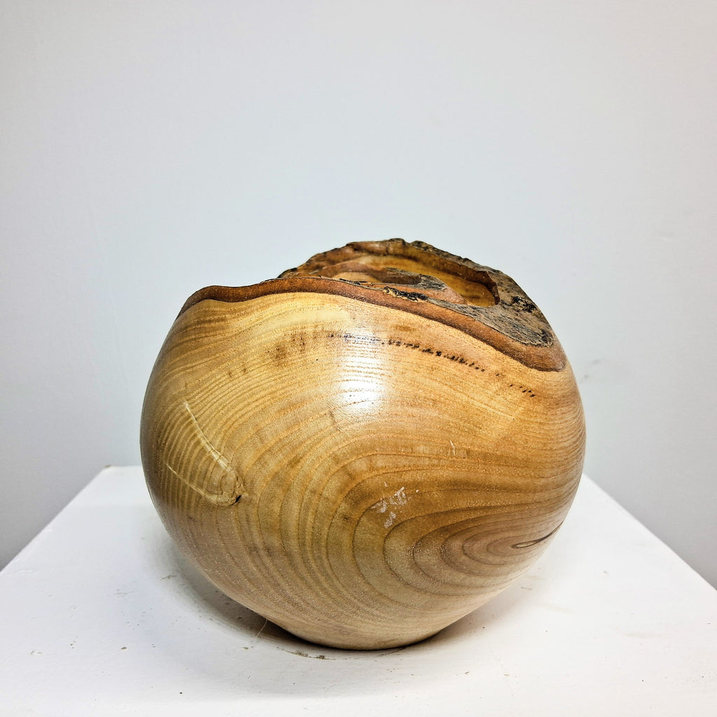 Olive Ash Hollow Form Pot